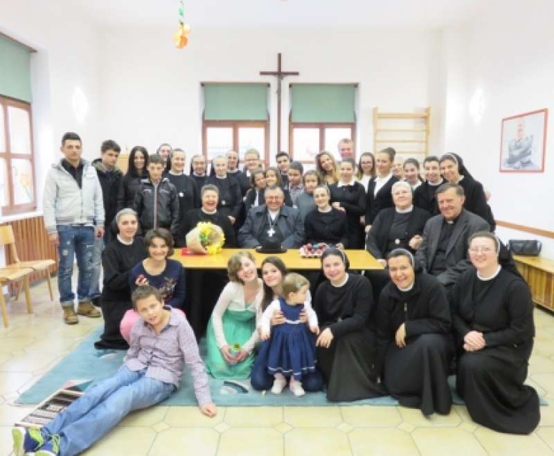 Proslava svetkovine Uskrsa u samostanu „Egipat“ sestara Služavki Maloga Isusa
