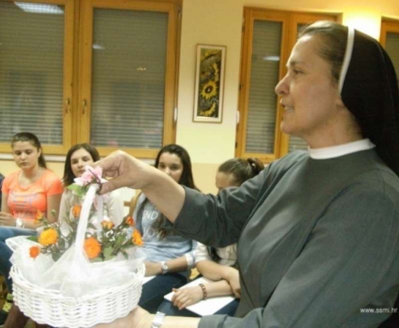 Trideset djevojaka provelo vikend sa sestrama  Služavkama Maloga Isusa