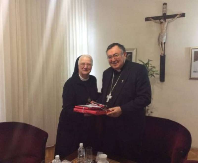 Kardinal Puljić primio s. M. Radoslavu Radek, Vrhovnu glavaricu Družbe sestara Služavki Maloga Isusa