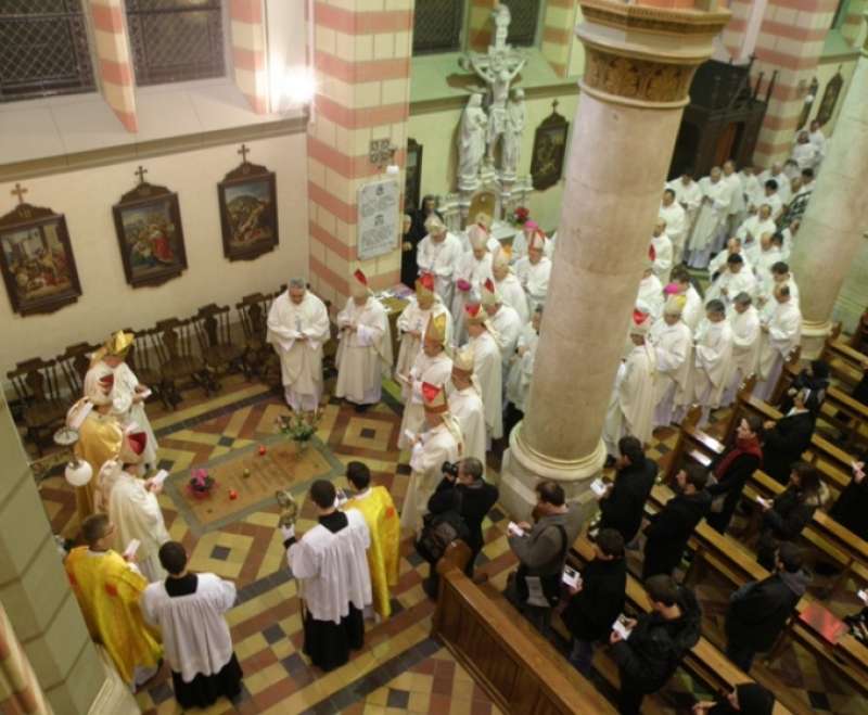 Biskupi HBK i BK BiH pomolili se na grobu sluge Božjega Josipa Stadlera